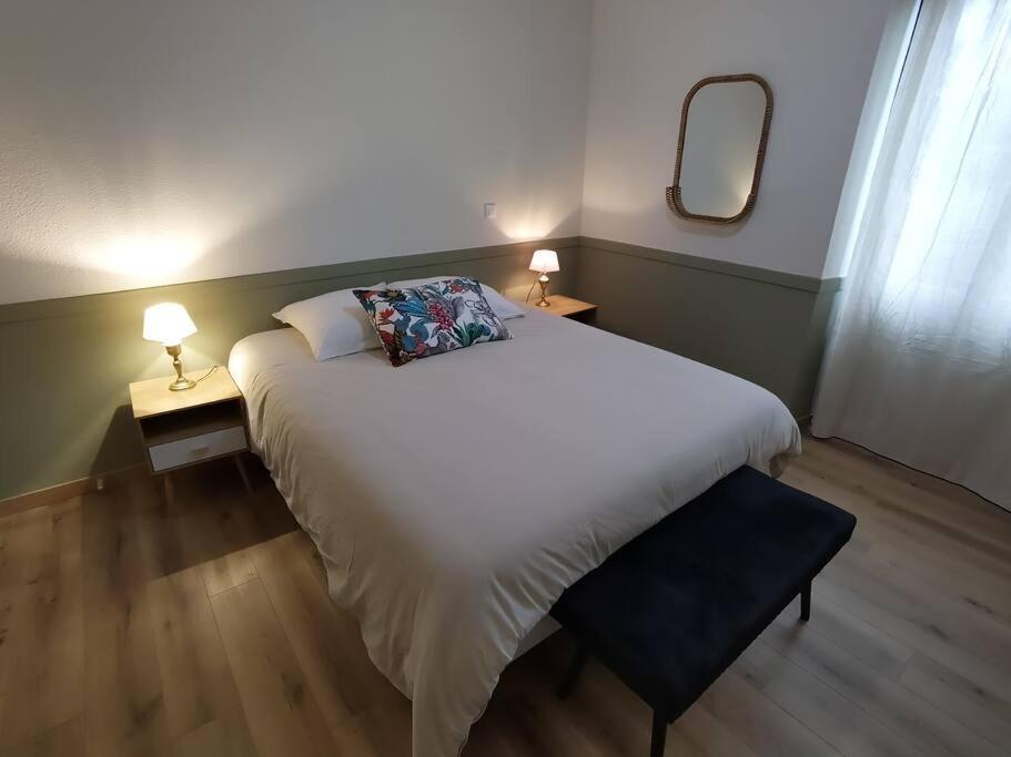 Grand Appartement Avec Jardin Bretenoux エクステリア 写真