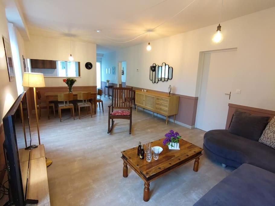 Grand Appartement Avec Jardin Bretenoux エクステリア 写真
