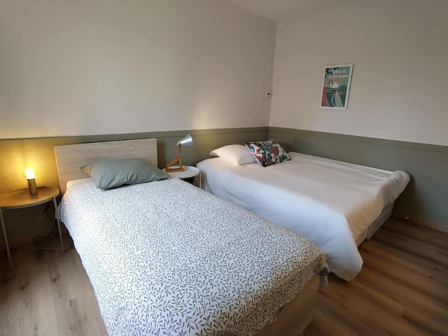 Grand Appartement Avec Jardin Bretenoux エクステリア 写真